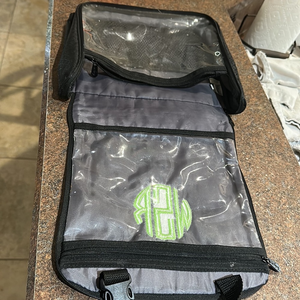 Thirty-One Hanging Toiletry Kit Bag Traveler Make Up Cosmetics Travel Wsr View 2